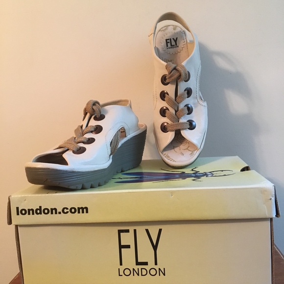 Fly London Ylva Sandals Off White Size 39 (US 8.5 - 9) - Picture 2 of 11